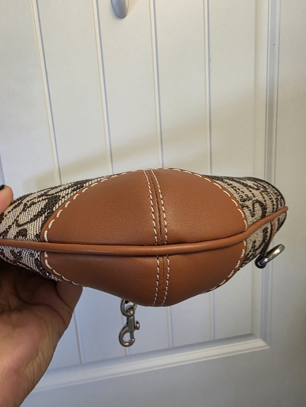 Coach Hamptons Hobo Bag In Crystal Signature Jacquard NWOT - Picture 10 of 16